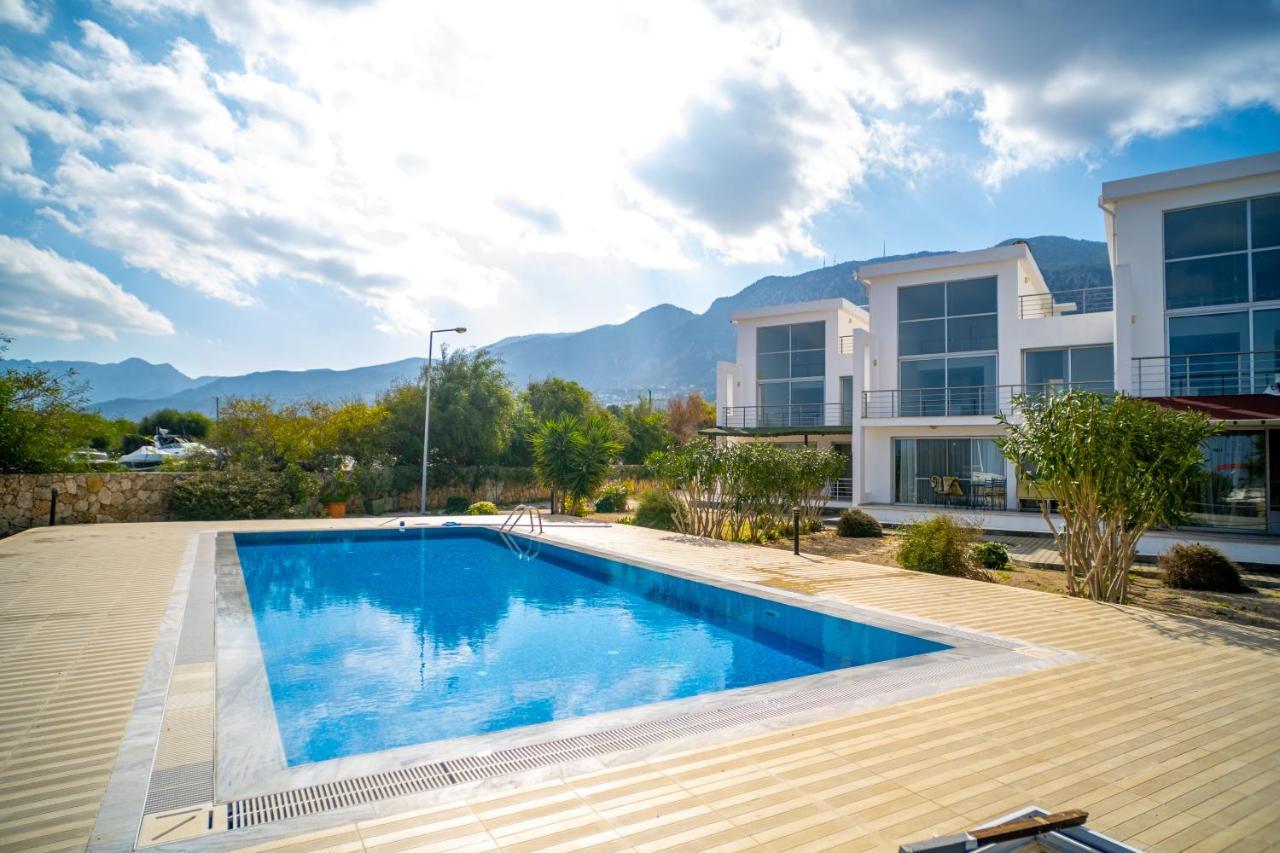 Spacious Three-Bedroom Apartment With Sea View A3 Kyrenia  Exterior foto