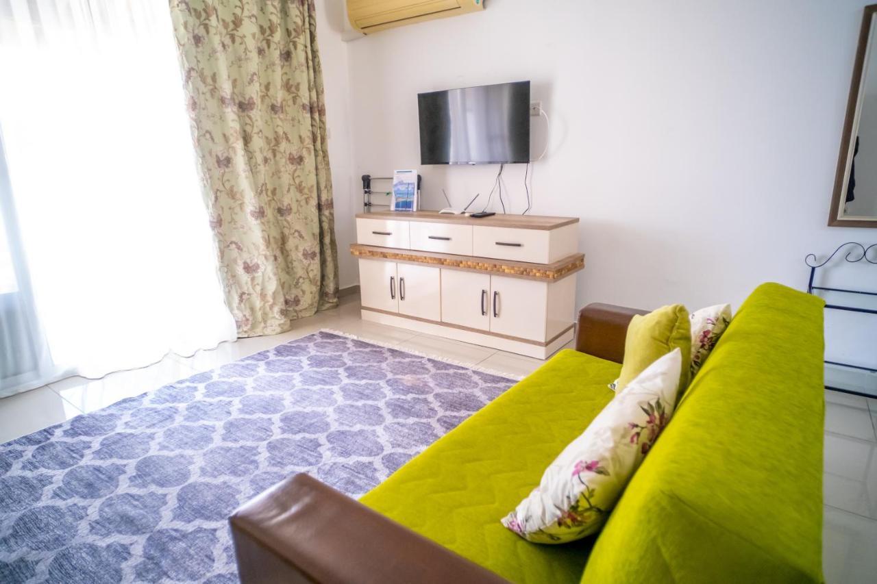 Spacious Three-Bedroom Apartment With Sea View A3 Kyrenia  Exterior foto