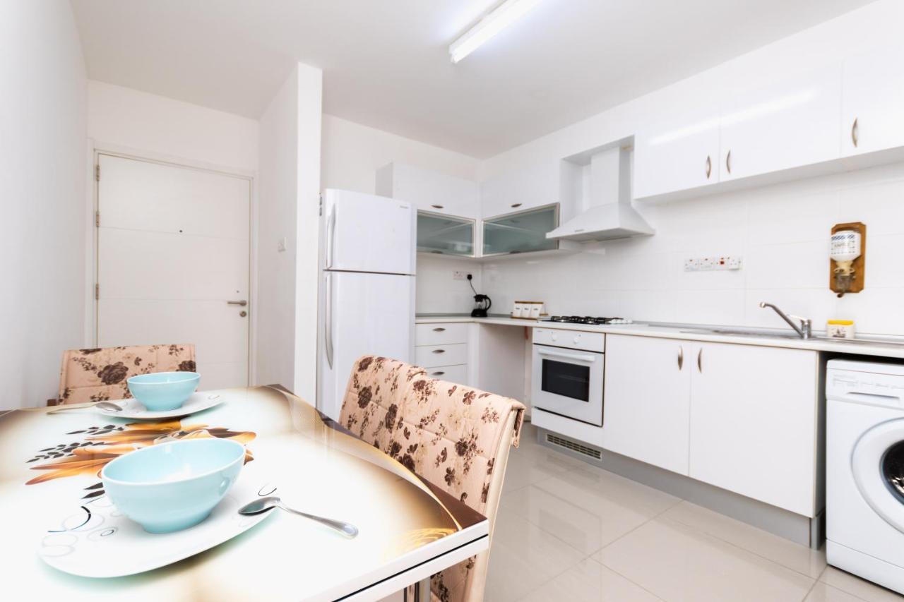 Spacious Three-Bedroom Apartment With Sea View A3 Kyrenia  Exterior foto